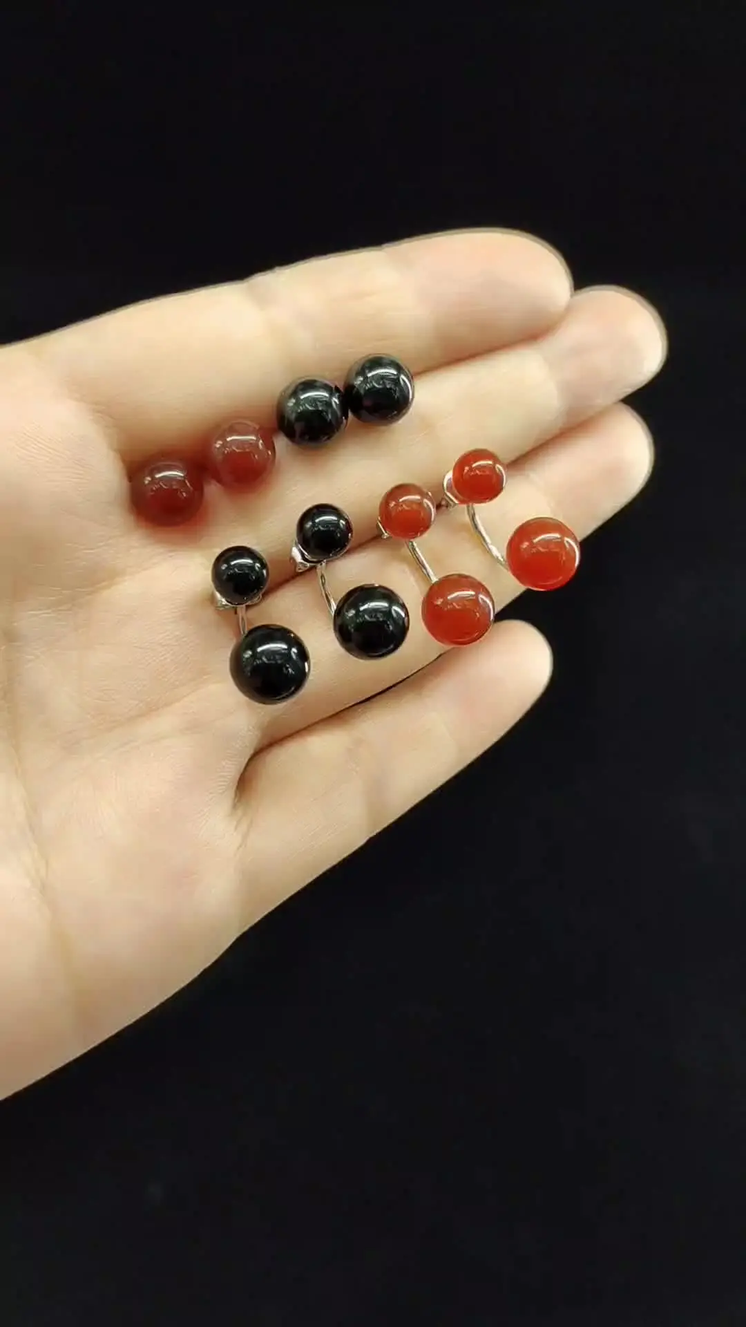 Женские серьги-гвоздики из натурального камня