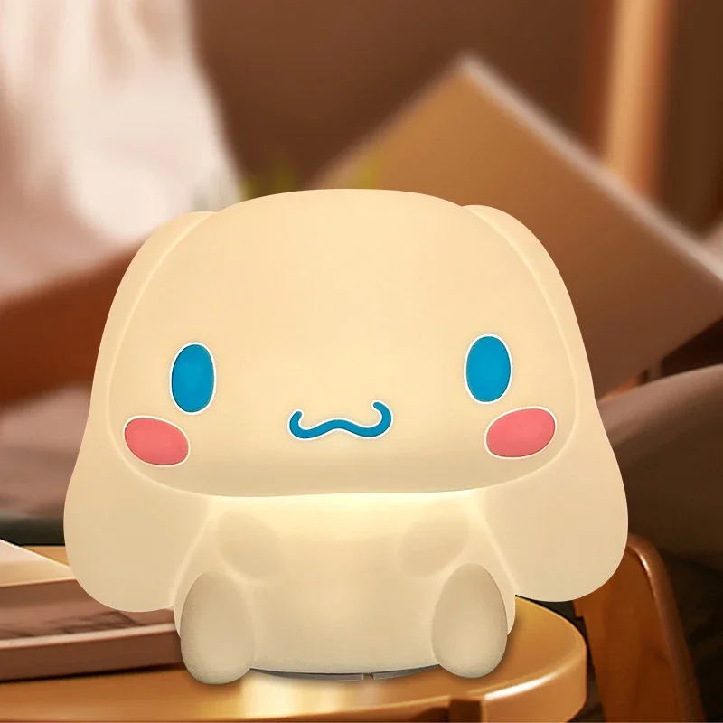 

Sanrio мультфильм настольная лампа Kawaii Cinnamoroll спальня прикроватная лампа силиконовая прикроватная лампа детская защита глаз настольная лампа