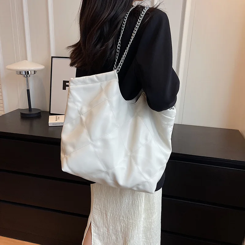 Tote Shoulder Bag Diamond Lattice Quilting Chain Large Capacity Trendy Design 2023 New Soft PU Leather Texture Bags for Women