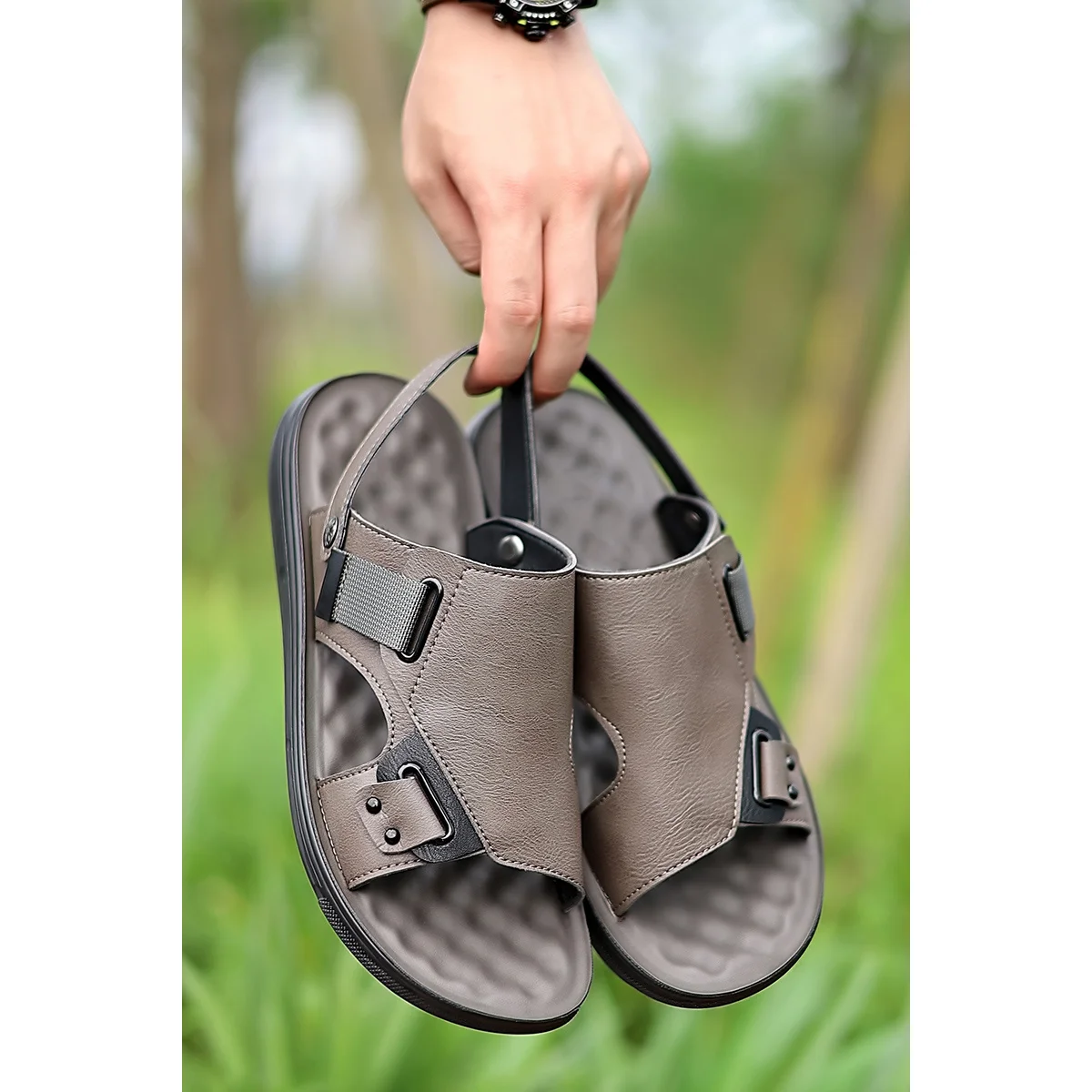 Men's Summer Sandals Thick Bottom Anti-Slip Casual Wear-Resistant Slippers Beach Shoes Dual-Purpose Dad Special Ultra-Leather...