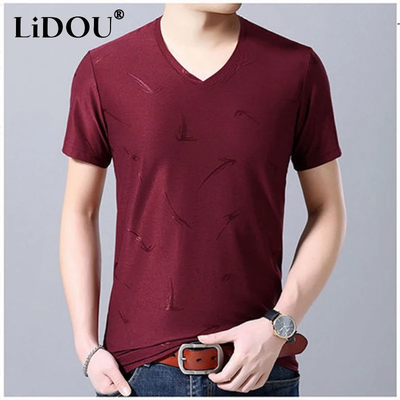 

2023 Summer New Intellectual and Neat Capable Sports Chic Hipster Creative Casual T-shirt Solid Color V-neck Loose Top Men