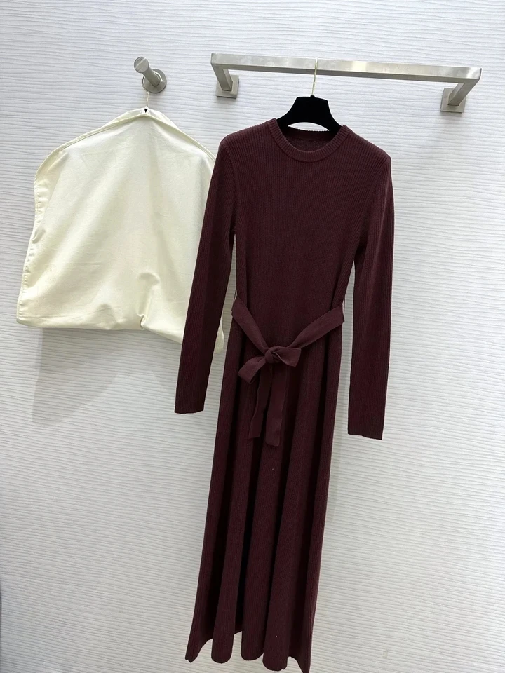

2024 new women's fashion long-sleeved crew neck belt wool dress