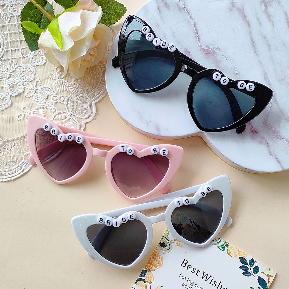 

Valentines Day Heart Shaped Sunglasses Women Fashion Love Heart Sun Glasses for Wedding Decor Bachelor Party Photo Props