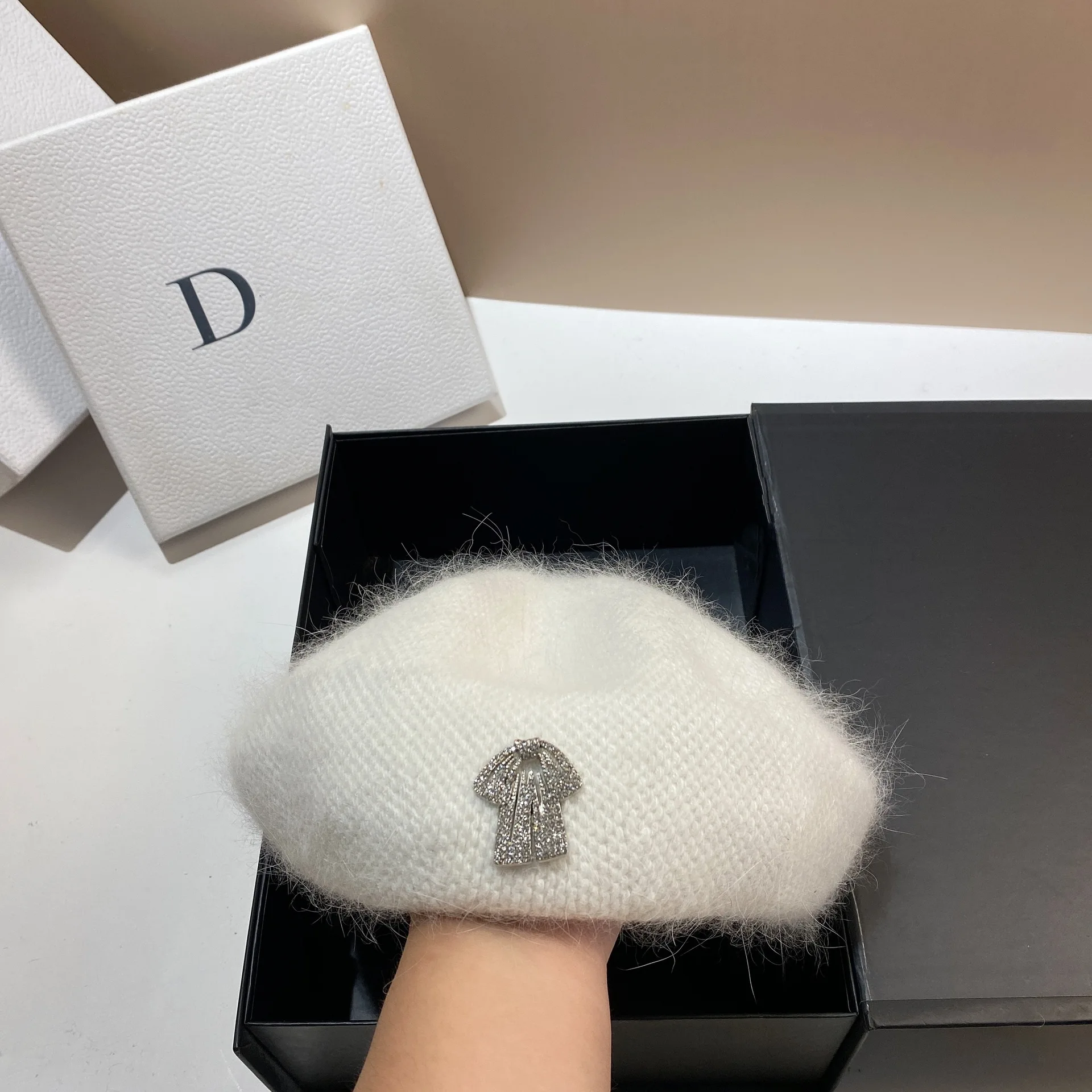 Angora Kaninchen Fell Damen Gestrickte Baskenmütze Winter Wolle Baskenmütze Vielseitige Mädchen Maler Hut Dame Warm Aufwachen Motorhaube Beanie Cap – Detail 11