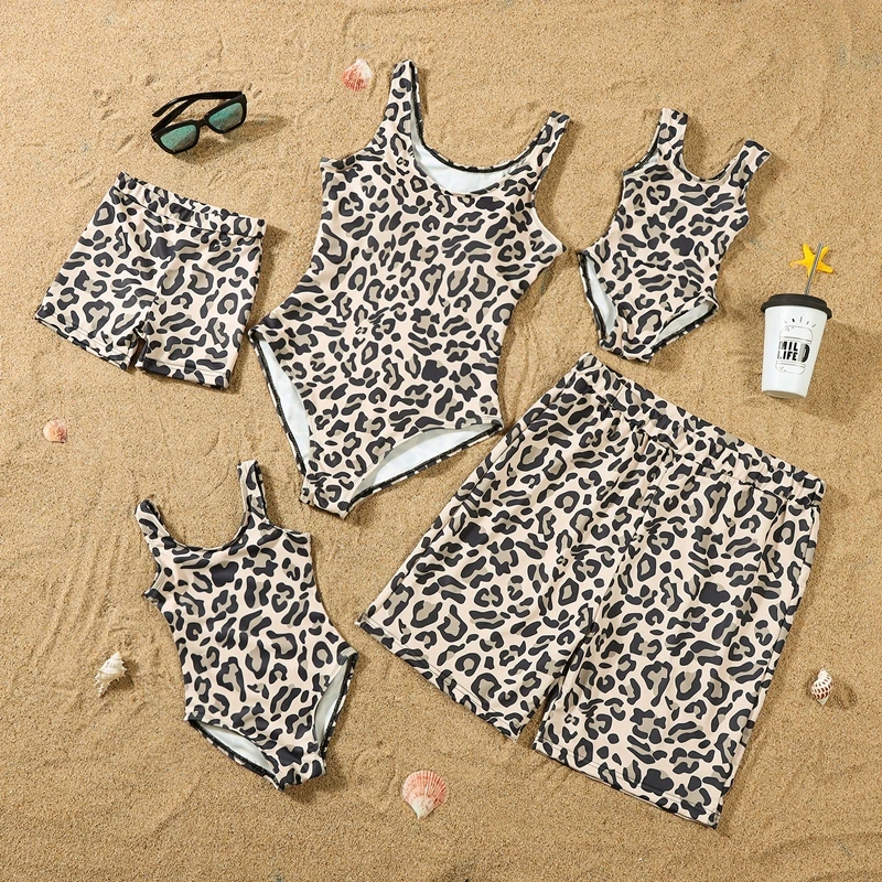 Mommy and Daughter Matching Clothes Family Swimwear Women Baby Girls One-piece Suit Men Boys Swimming Shorts Beachwear Bikinis 5