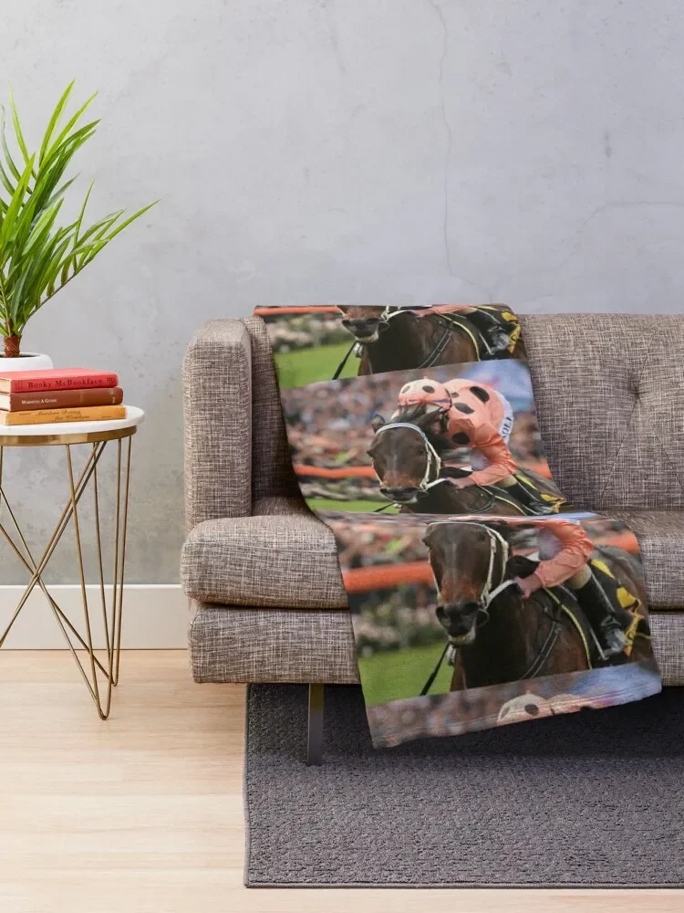 è�Ǿ� ȣ�� ���ָ� ���� ĳ���. �ε巯�� ���� ���� ���, ������ ���