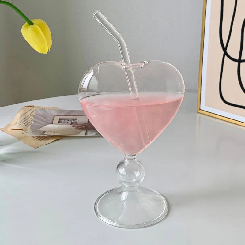 2 Pcs Cocktail Glasses Unique Wine Glasses Heart-shaped Romantic Juice  Glasses Glassware with Straws