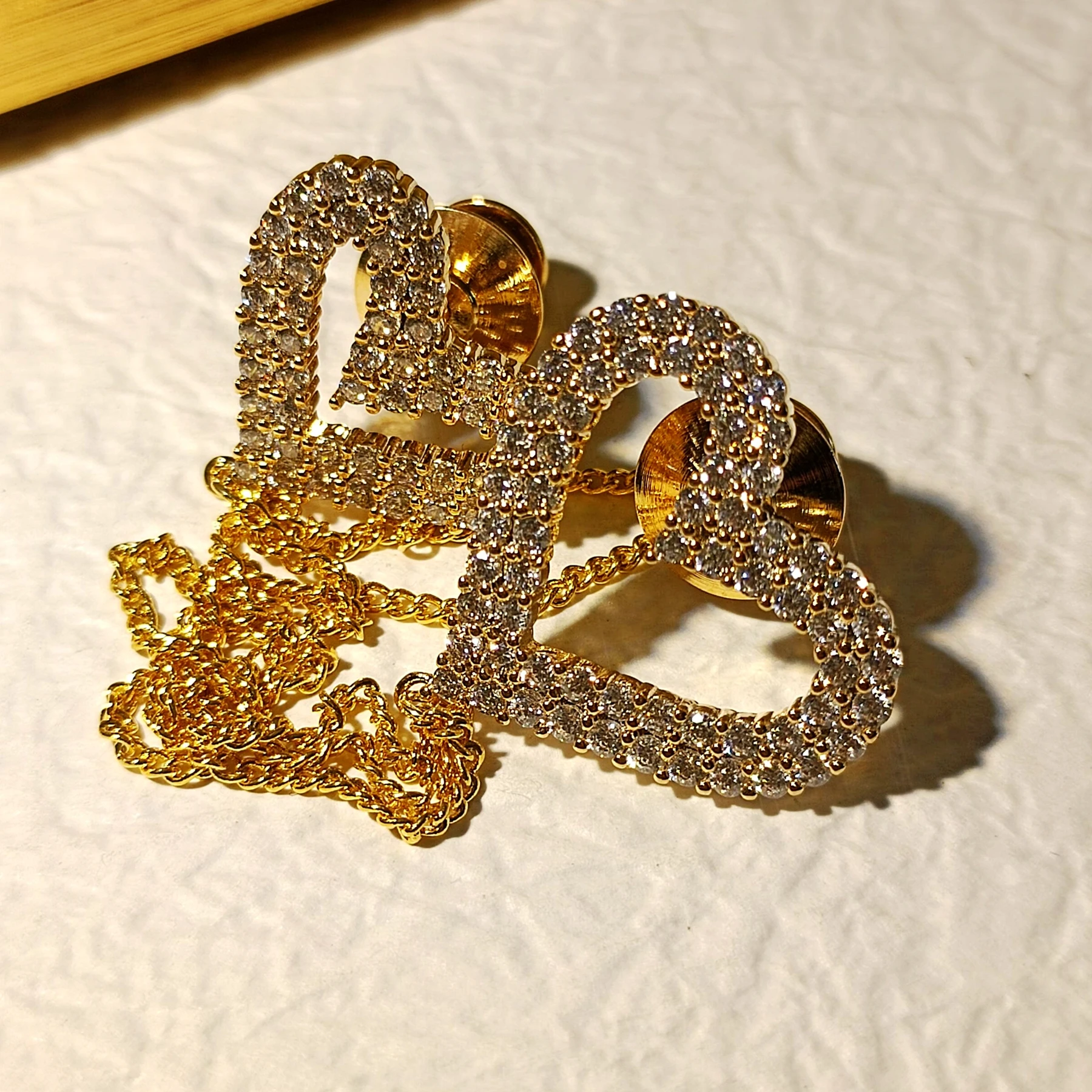 Fancy Design Two Sweet Heart Link Gold Chain Tassel Lapel Pin for Collar Corsage Vest Hat Valentine's Day Heart Unisex Jewelry