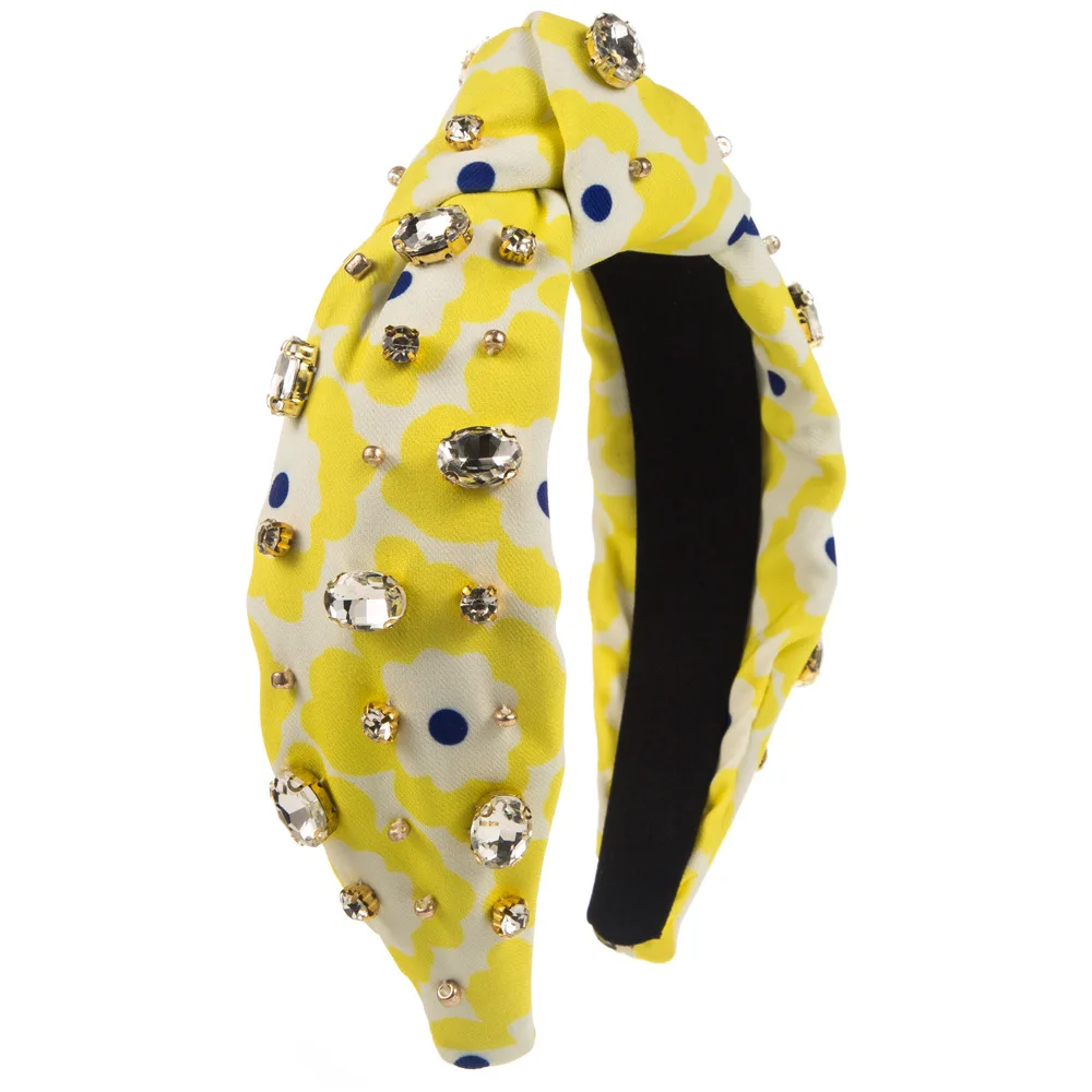 Рисунок 6 - Повязка на голову с цветами в стиле