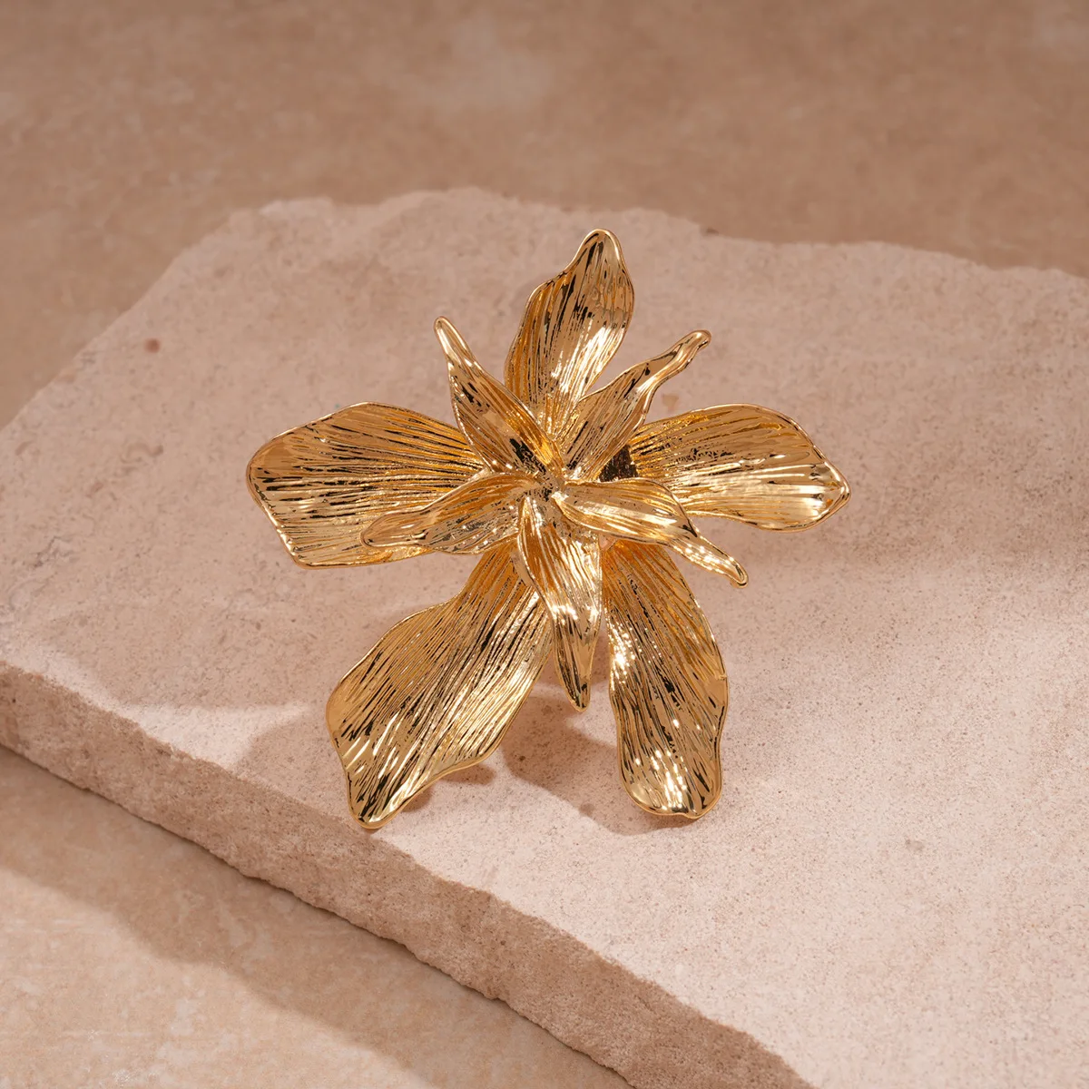 Exaggerated Bilayer Big Flower Ring - Product Image 7