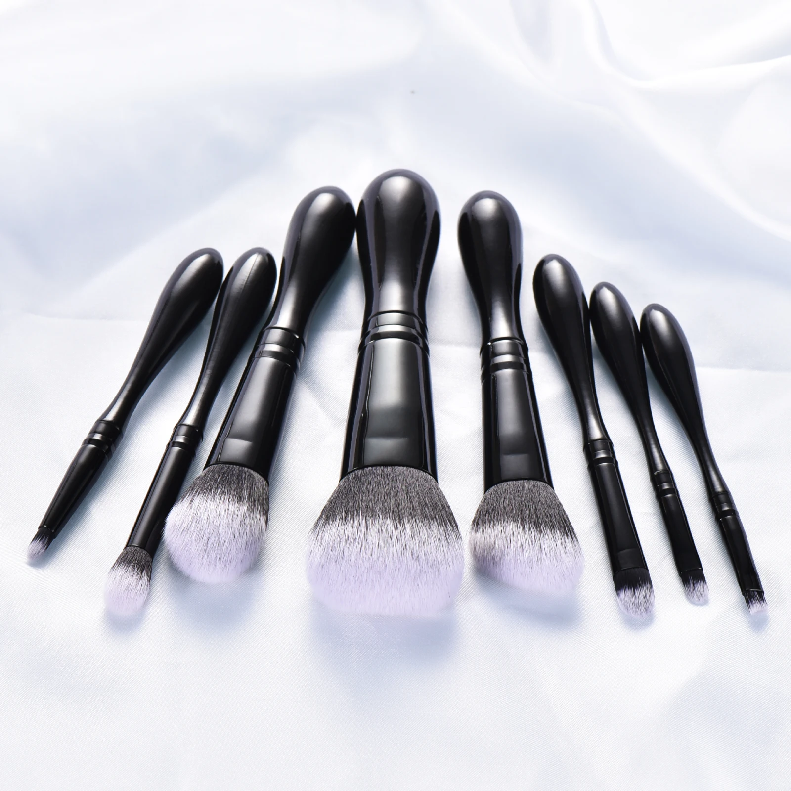 

KOSMETYKI 8Pcs Black Premium Makeup Brush Loose Brush Blush Brush Contouring Brush Eyebrow Brush Makeup brush set