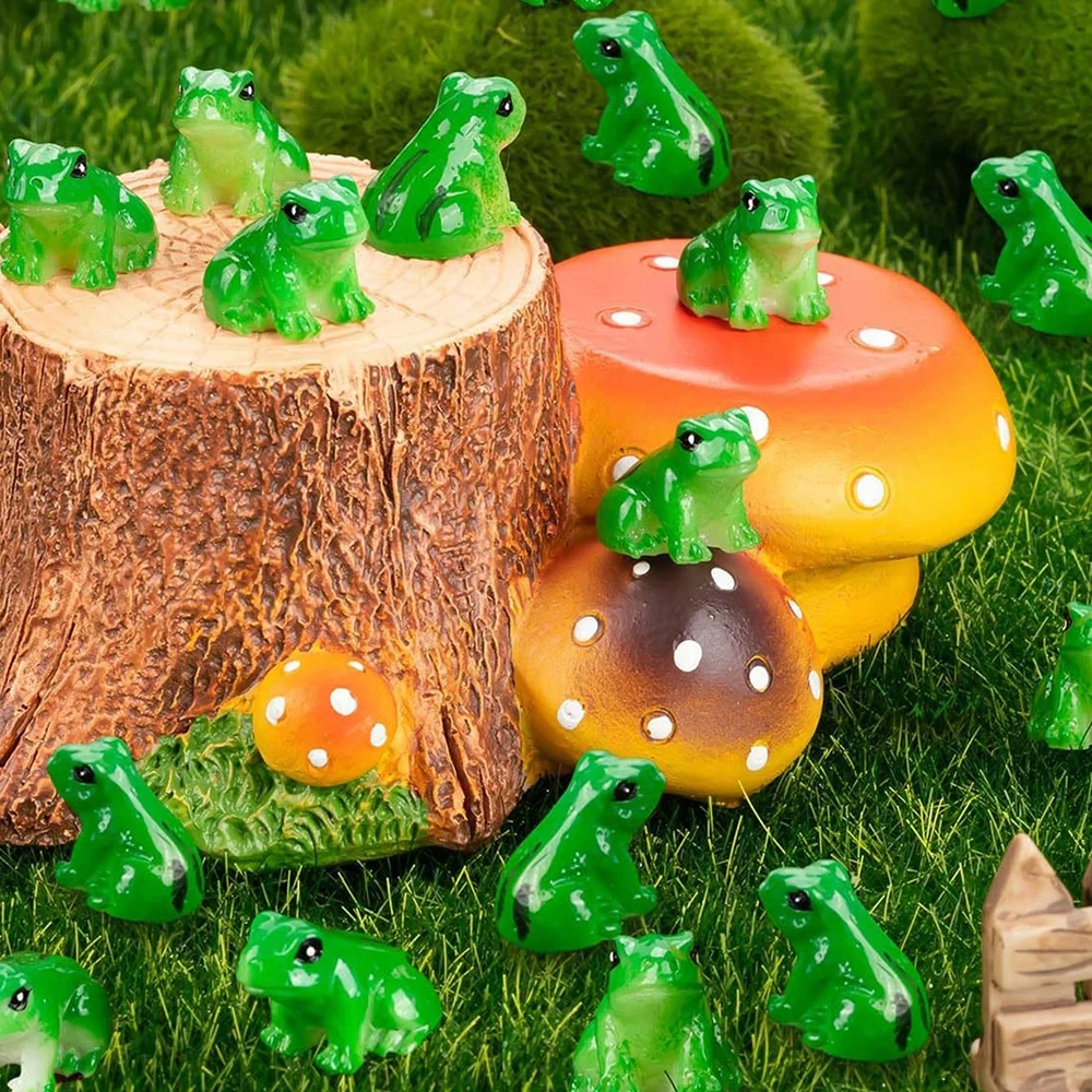 Super Cute Green Artificial Mini Resin Frog Creative Micro Landscape Bonsai Wonderland Garden Aquarium Decoration Ornaments Furniture Decoration Artwork Window Photo Props