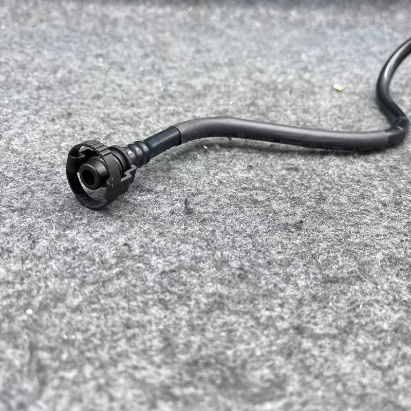 Vacuum Hose For V W A udi Seat S koda 1.8 TFSI 2.0 TFSI OEM:06J133518F 06J 133 518 G