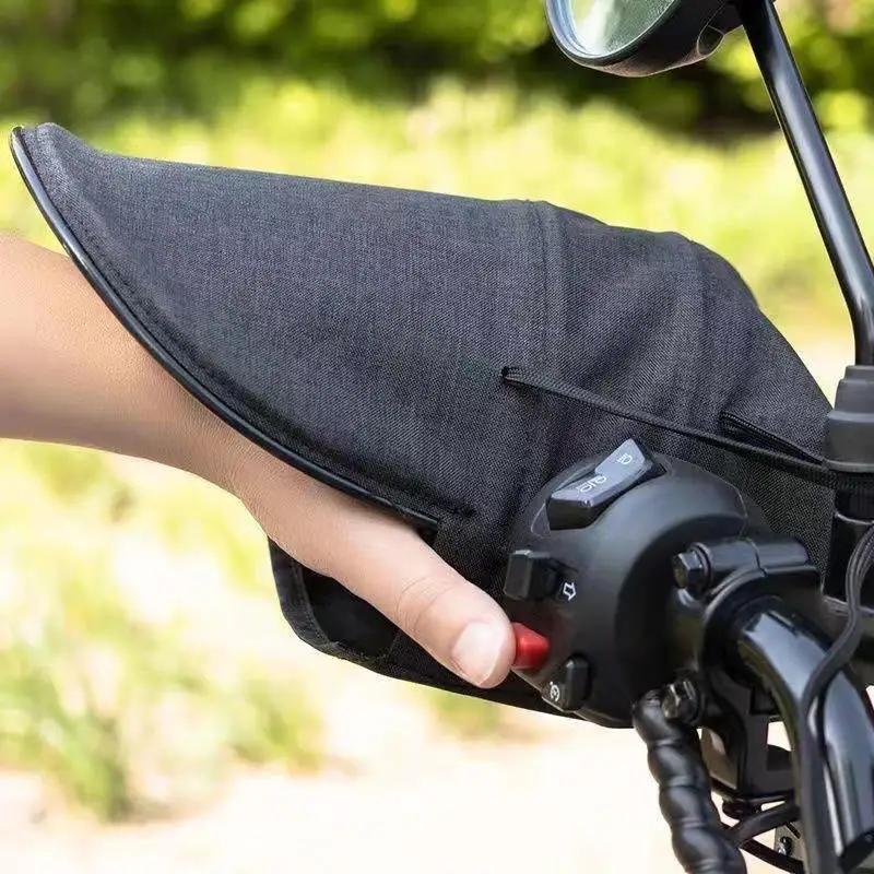 Oxford cloth waterproof surface and breathable mesh detail
