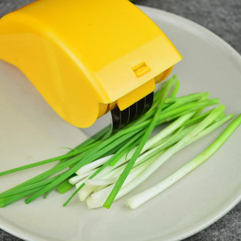 Parsley Chopper Roller Herb Roller Mincer Manual Vegetable Cutter with 6 Stainless Steel Blade Kitchen Vegetable Cutter Tool