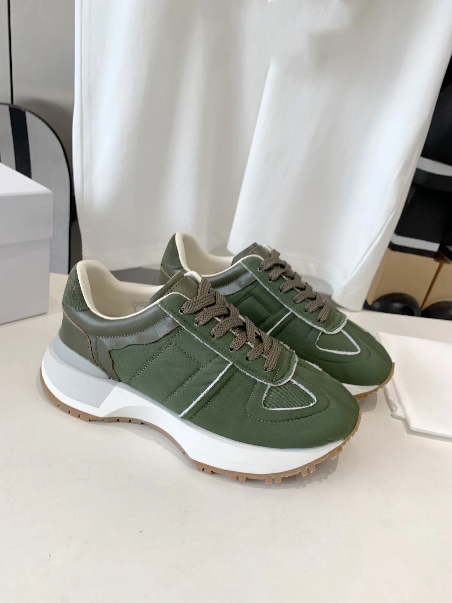 Versatile men's and women's sports shoes, casual thick soled dad shoes, height increasing running shoes for both men and women