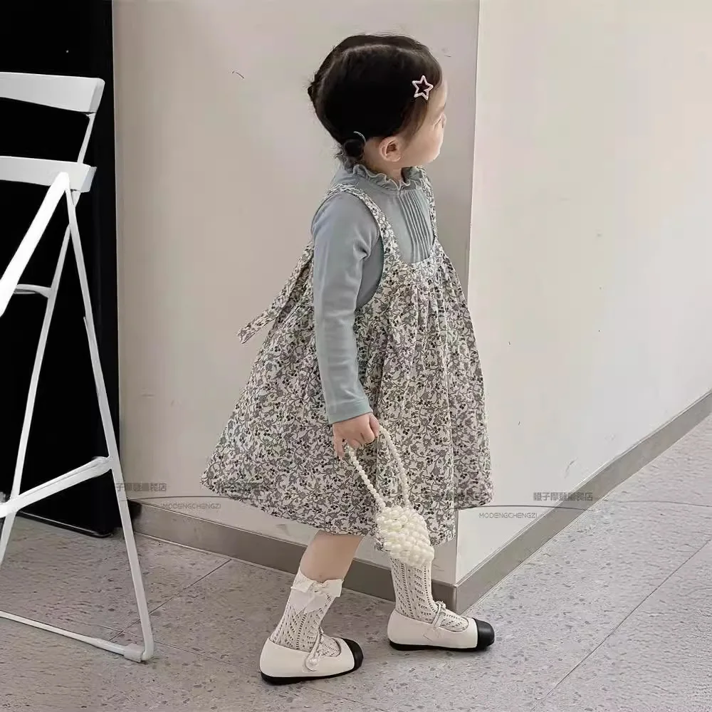 

Корейские девичьи модные юбки с цветочным принтом на осень для девочек 1 года Модная хлопковая футболка с открытой спиной Модный комплект из двух предметов