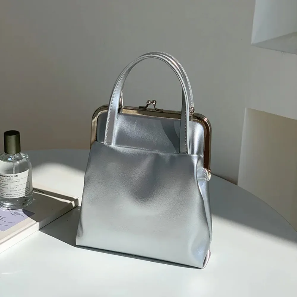 

Прямоугольная сумка на плечо Y2k, серебристые глянцевые сумки и кошельки из искусственной кожи на цепочке, простая однотонная сумка под подмышку, женская сумка