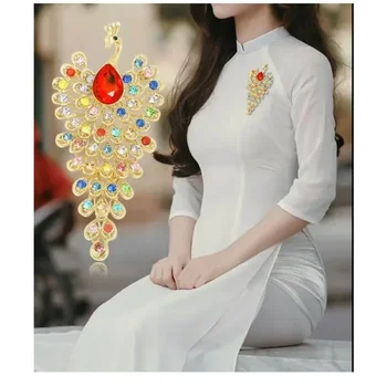 Rhinestones Fashion Crystal Metal Peacock Animal Emblem Drop Oil Enamel Pin Clothing Luggage Semi Precious Stone Decoration 1