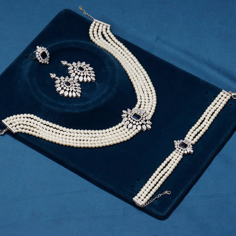 طقم مجوهرات لؤلؤ فاخر بتصميم ملكي