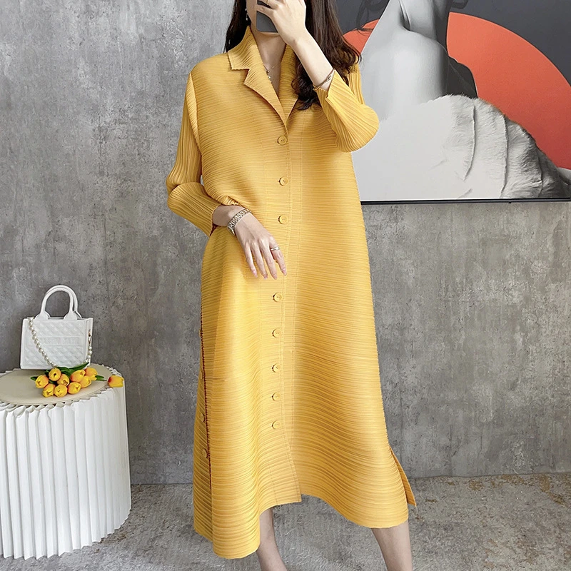 2023 Spring New Pleated Dress Turn Down Collar Single Breasted Loose Temperament Khaki Dresses Gifts For Mother 3265647