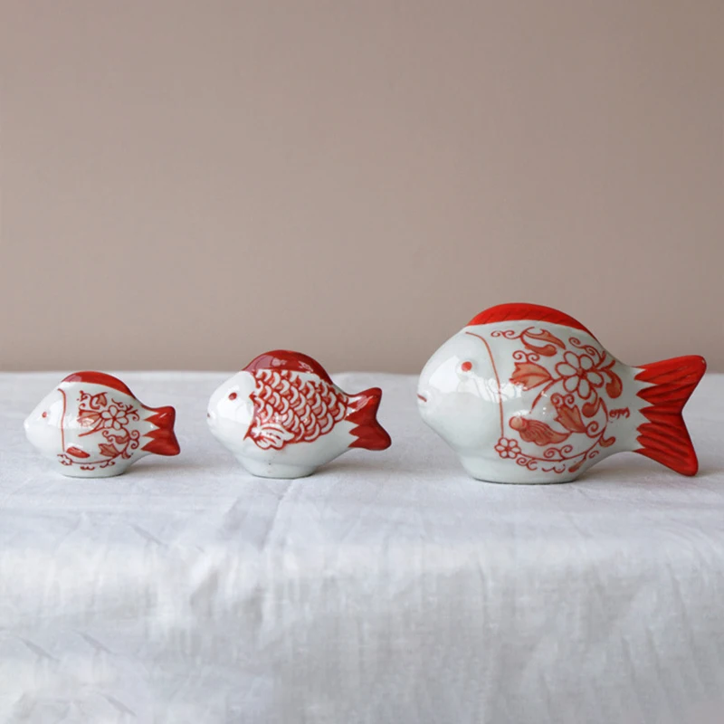 

2 Pcs Ceramic Mini Floating Goldfish Miniatures Chic Fish Craft Yard Patio Fairy Garden Decor Ornaments Fish Tank Accessories
