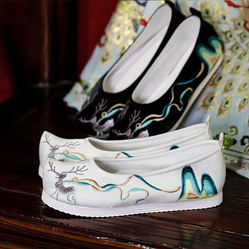 chinese ancient gold embroideried hanfu shoes summer unisex casual flat cloth shoes adult team performance match kungfu