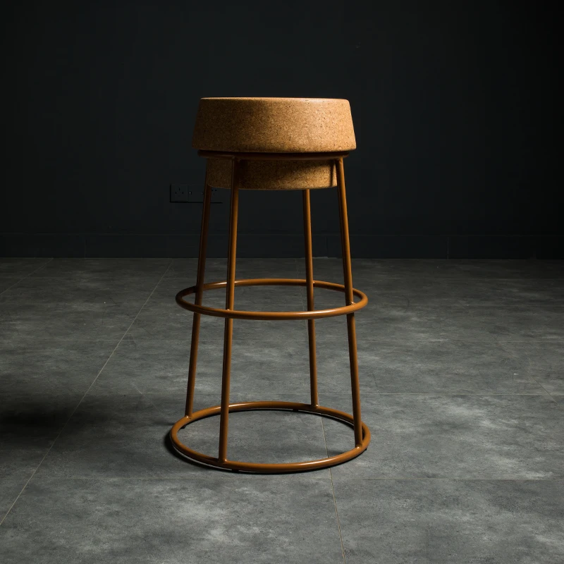 Рисунок 4 - Минималистичные барные стулья для завтрака