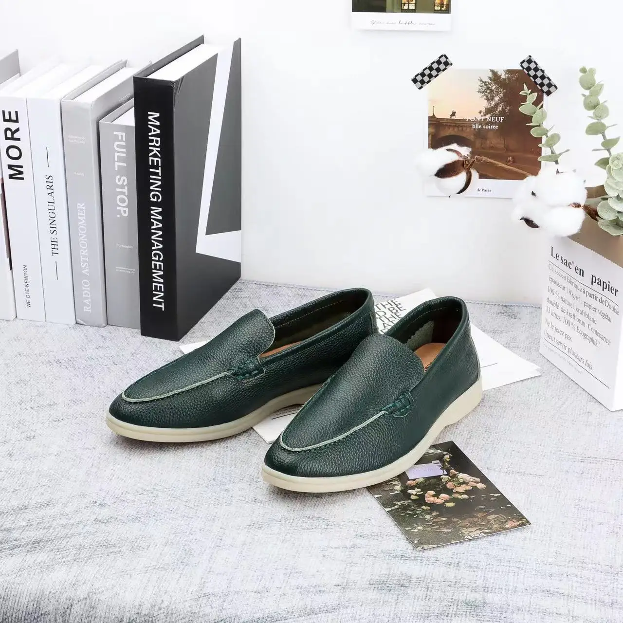 

Imported first layer cowhide women's shoes lychee grain loafers leather soft soles soft men's leather shoes 35-46 yards