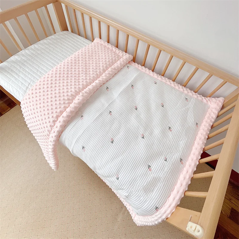 Yuan Frost baby baby Waffle cotton embroidered thickened by autumn and winter bean velvet soothing cartoon quilt cover
