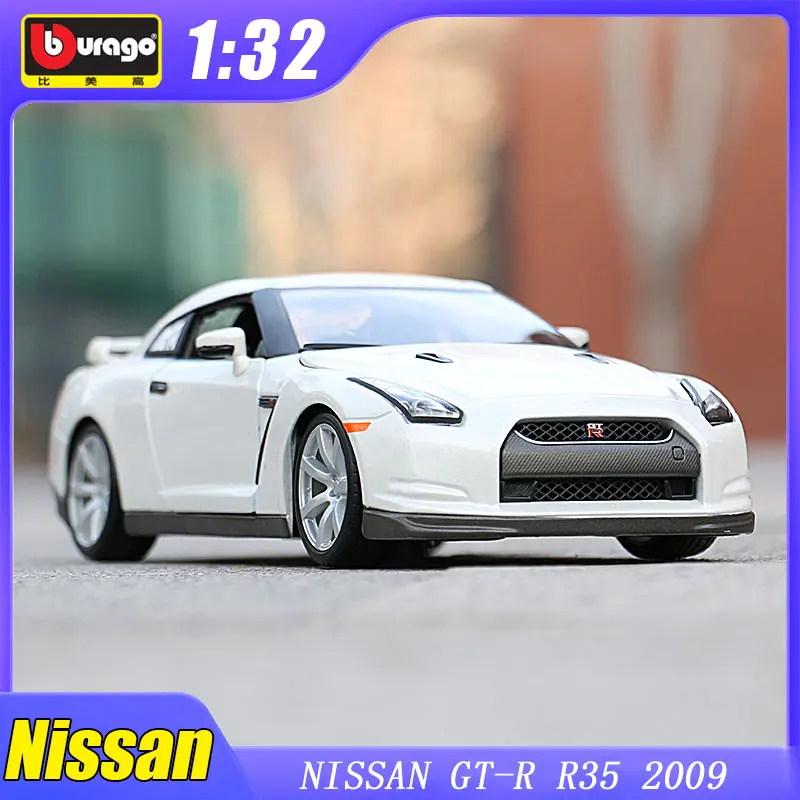 1:32 Bburago Nissan GTR 2009 GT-R R35 Model Car Metal Racing Car Model Simulation Car Decoration Collection Boy Kids Gift Toy 12 S61097a5040aa4f1e8fdb21873bb42f96y