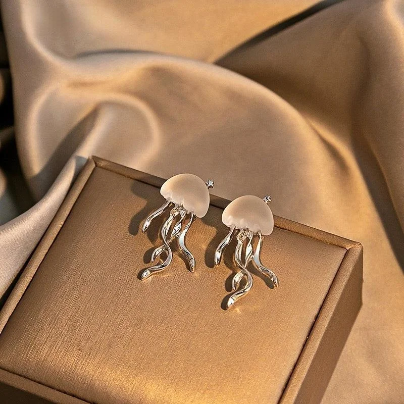 Fashion Design Floating Jellyfish Matte Crystal Earrings 2023 Korean Creativity Personality Female Acaleph Stud Earrings Jewelry
