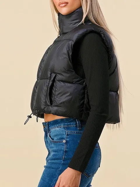 일상적인 착용을위한 기본 복어 조끼로, 겨울철에 이상적인 동반자