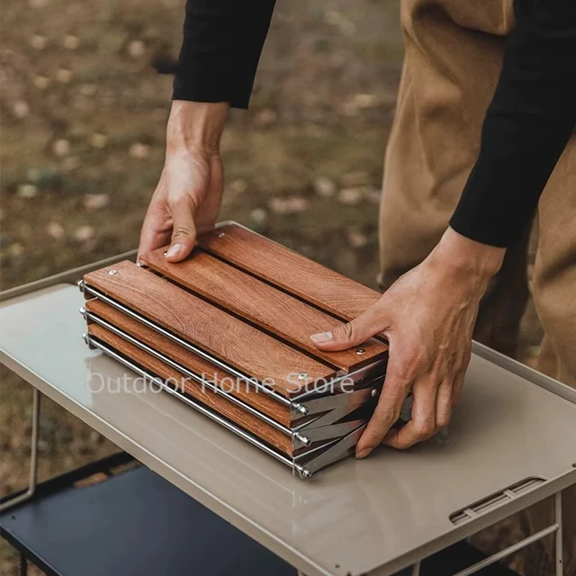 다양한 야외 활동에 최적화된 캠핑 테이블