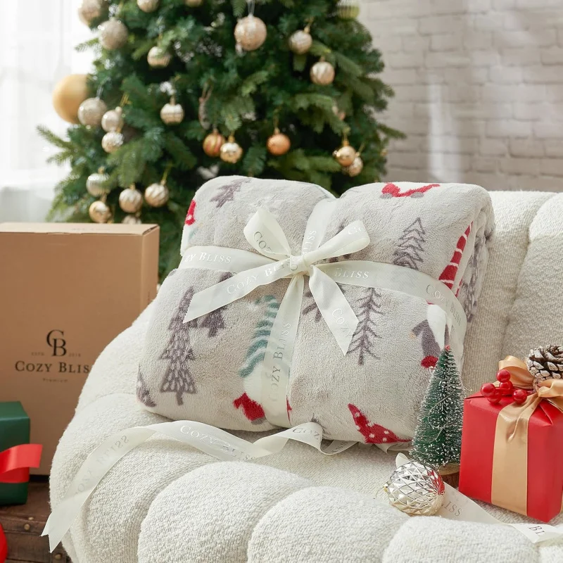 The Christmas blanket is soft and comfortable, suitable for sofas