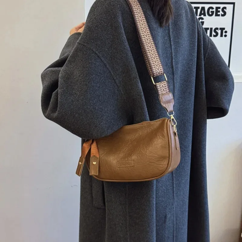 Wide Strap Shoulder Bags for Women's Daily Used Vintage Pu Leather Crossbody Bags for Commuting Ladies Designer Handbags Gift