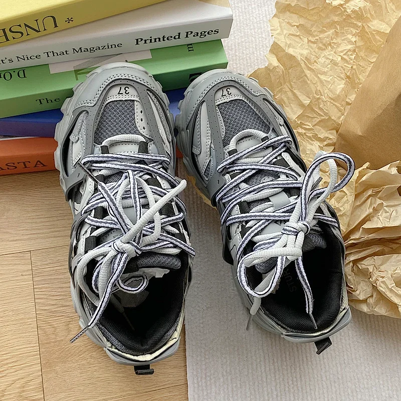 Size 41 42 Women's Casual Sports Shoes Men Stylish Brand Design Ladies Chunky Sneakers Thick Sole Tennis Shoes 43 44 Big Size 3