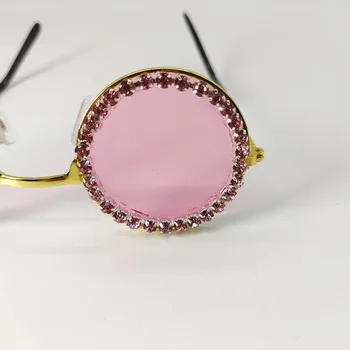 Lunettes de Soleil avec Diamants pour Petits Chiens et Chats - Élégance et Protection pour la Plage - 2025 - Doglovedesign : Vêtement et accessoires pour chiens