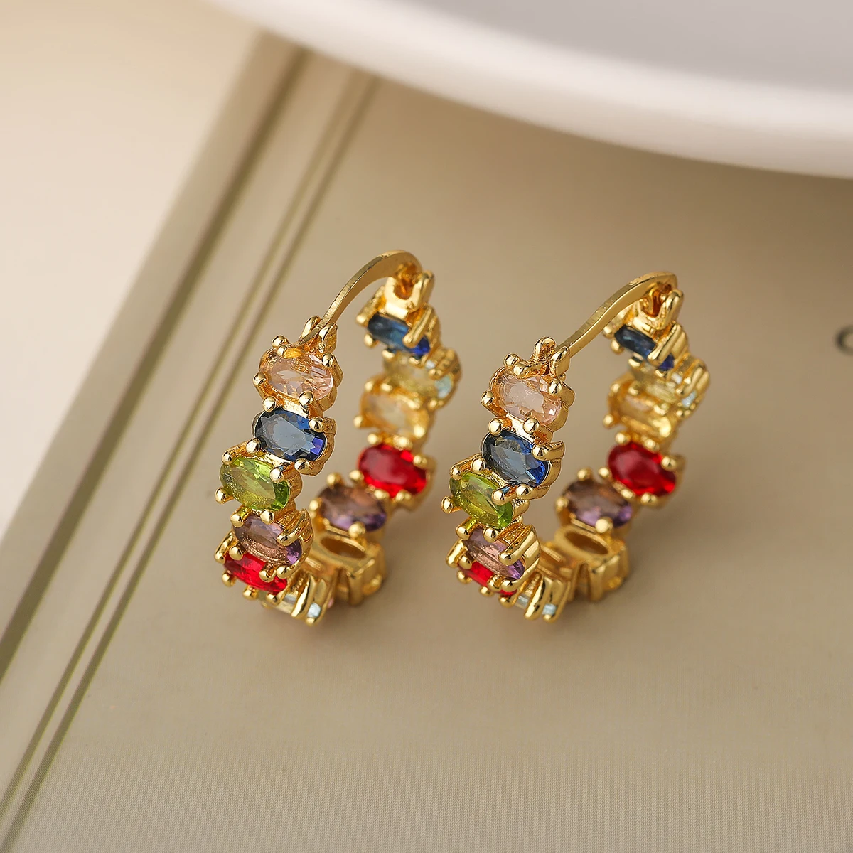 Boucles D'oreilles Pierres Cubiques Multicolores - Grappes Violet Et Vert Clair | Alliage | Neuf Sans Emballage