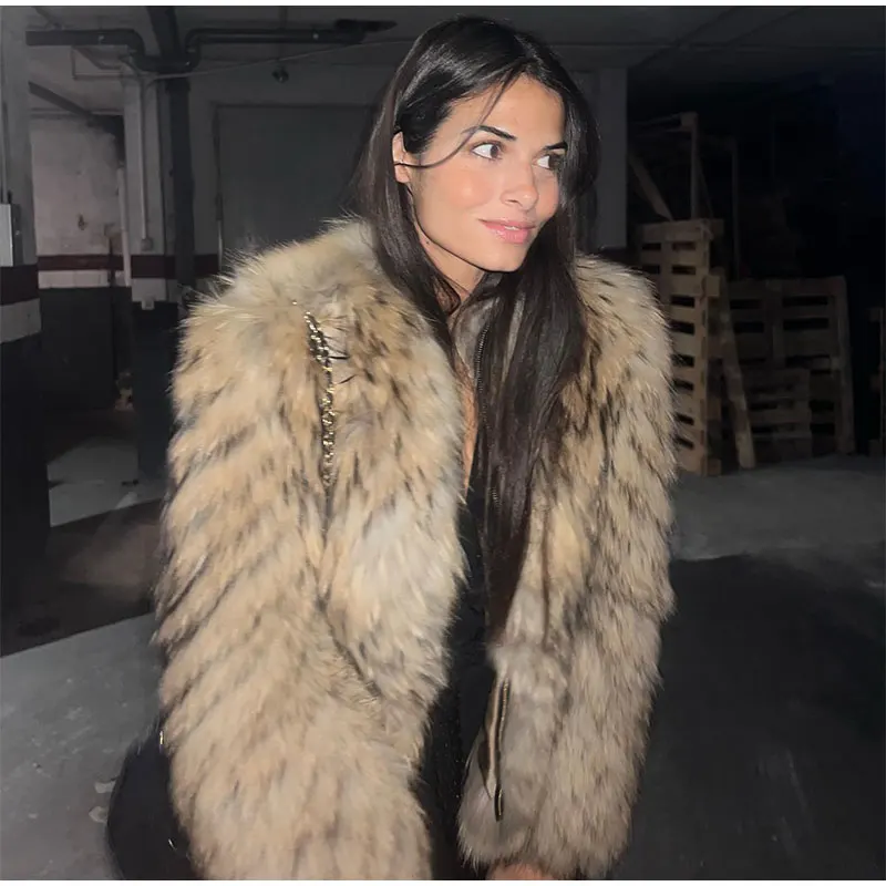 Рисунок 4 - Модное пушистое меховое пальто