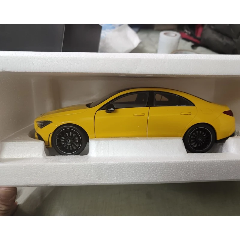 

Масштаб 1:18, украшения модели автомобиля из сплава GLA