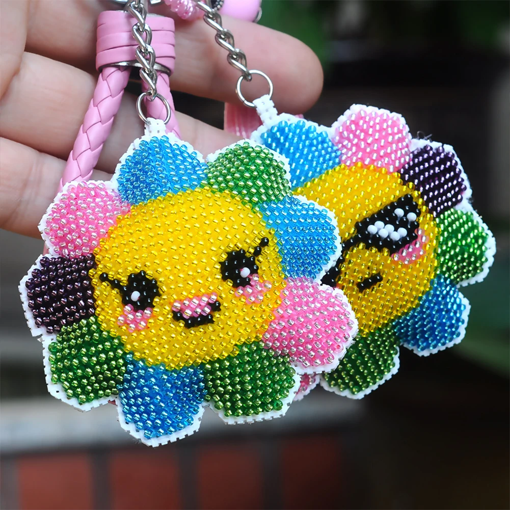 2Pcs Cute Animal Mosaic Beads Embroidery Keyrings Art Handmade Beads Cross Stitch Keyring Kit Gift for Friends