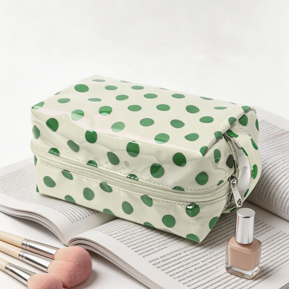 Borsa per il Trucco Vintage a Pois con Manico, Borsa a Pois Bicolore in PVC Impermeabile, Organizer da Viaggio Compatto - immagine 2