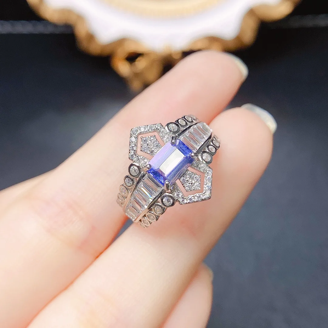 

Женское кольцо из серебра S925 пробы с инкрустацией, 4 Х6