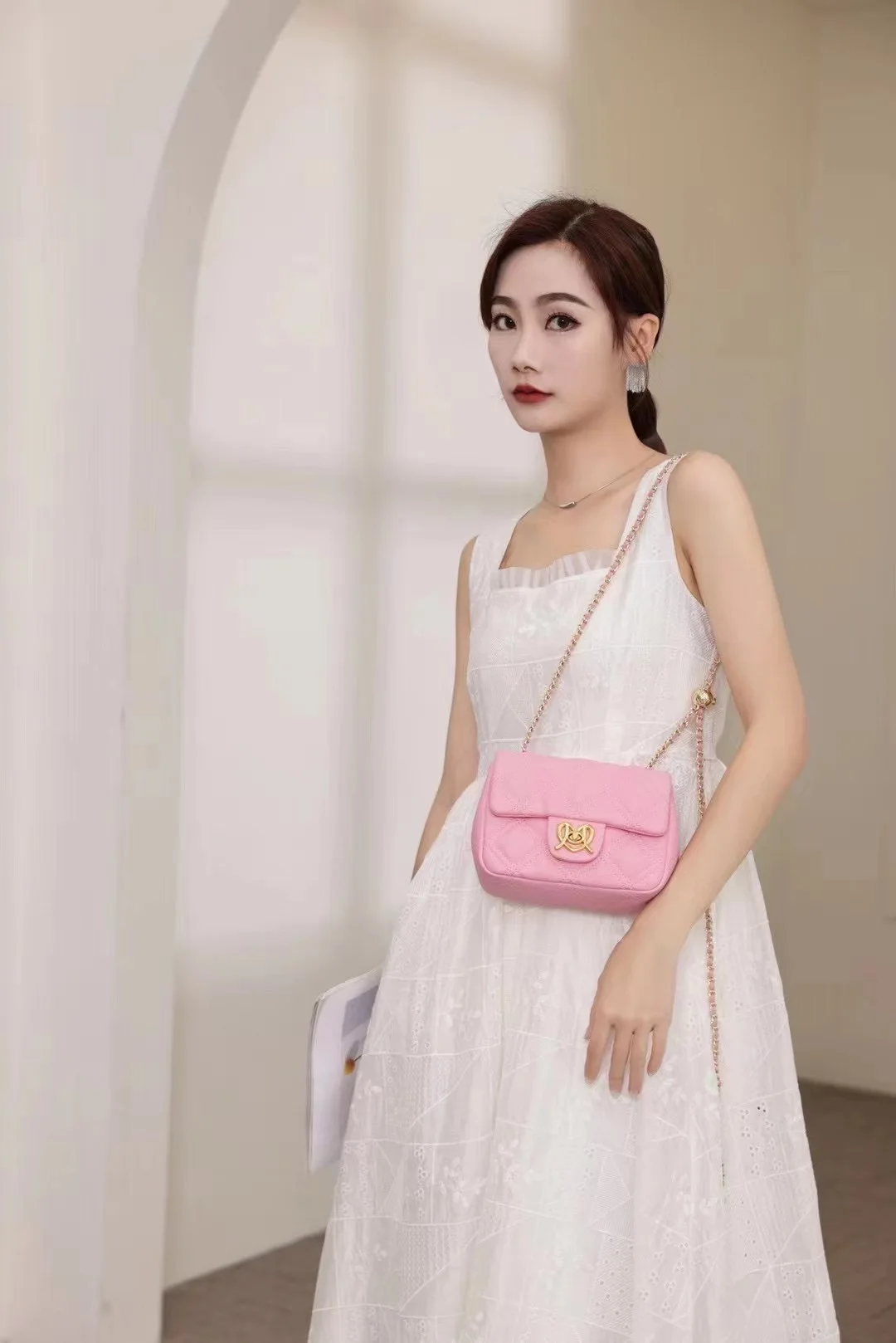 

2024 популярная новая модная маленькая квадратная сумка Женская Роскошная универсальная розовая серия Барби