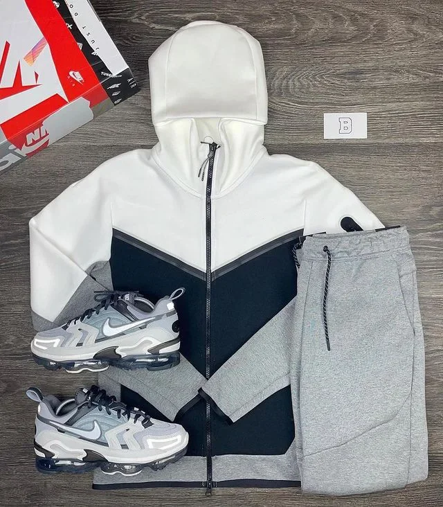 PlatiNum Tracksuit Set Detail 3