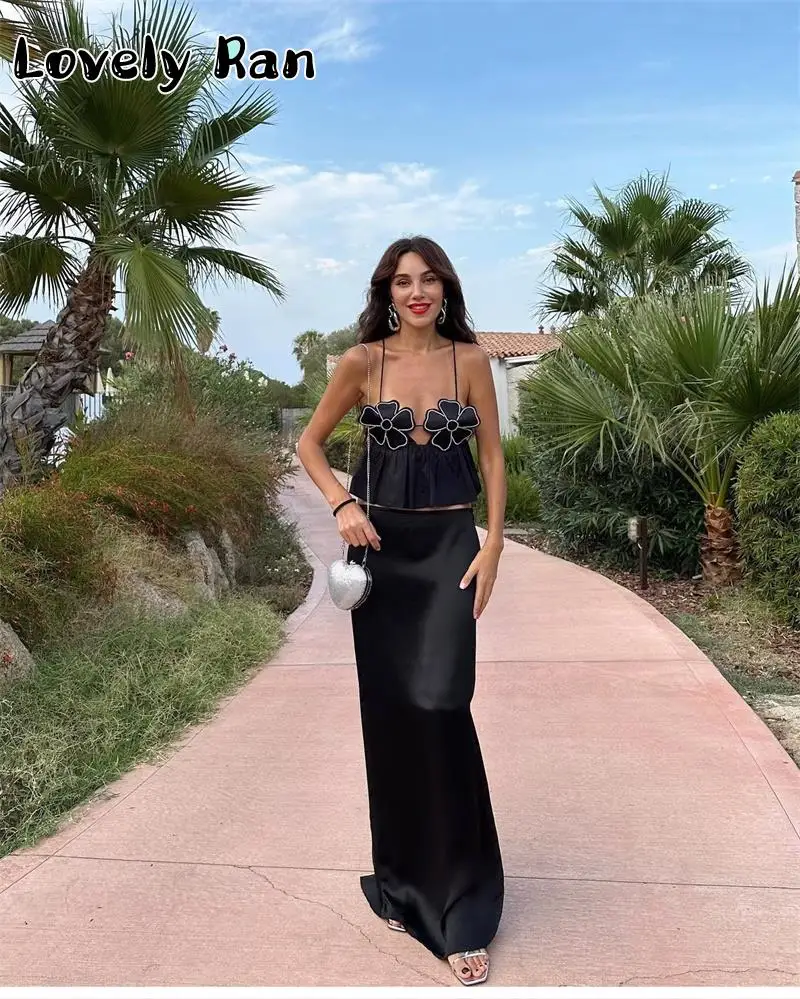 Top corto elegante con estampado floral negro a la moda para mujer, camisola Y2K con tirantes y espalda descubierta, ropa de calle elegante y sexy sin mangas para mujer