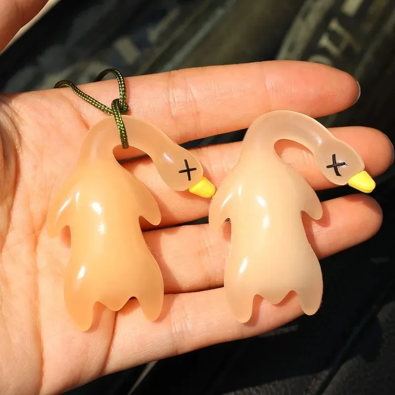 Color Change Duck Keychain Fashion Funny Goose Pendants for Bag Car Keyrings Cute Cartoon UV Photochromic Key Chains