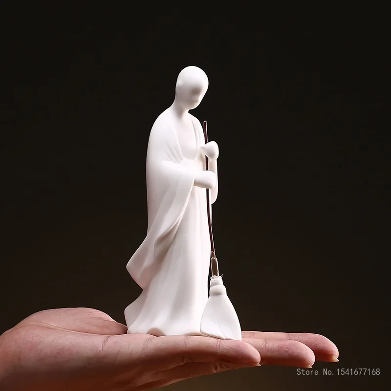 Zen Ceramic Little Monk Tea Pet Decoration Boutique Creative Figure Sweeping Monk Tea Room Tea Ceremony Table Decoration, 1Pc