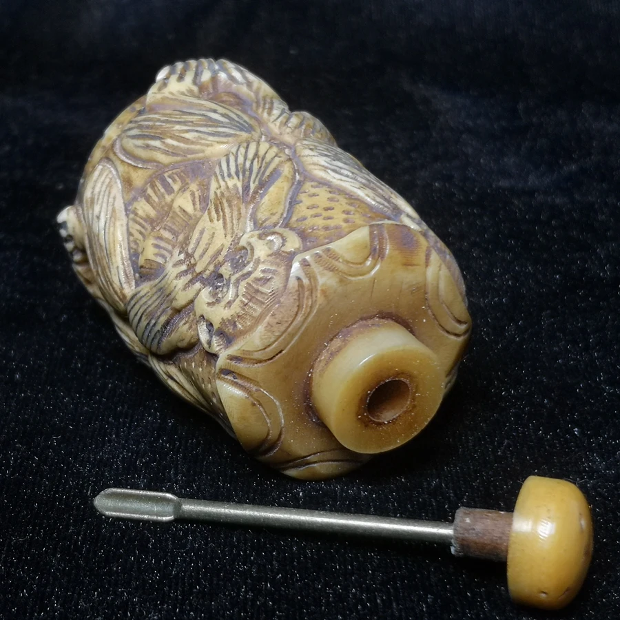 CULTUER ART 2.9 in Collection  Asian Chinese Old Hand Carved Lovely Monkey animal statue Snuff Bottles desk Decoration 6